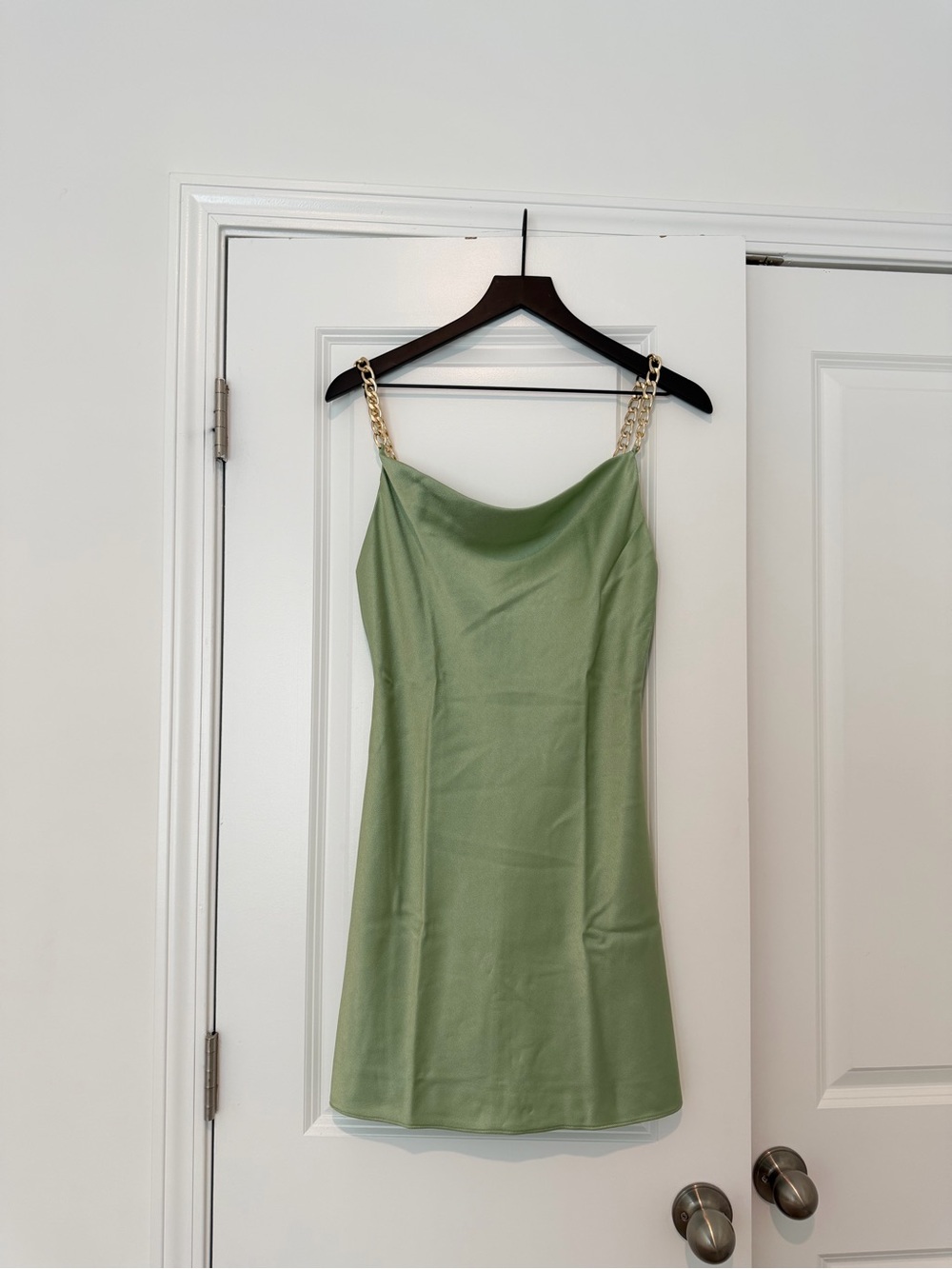 Alice + Olivia Harmony Chainmail Satin Cowl Neck Slip Mini Dress Green - Picture 4 of 7